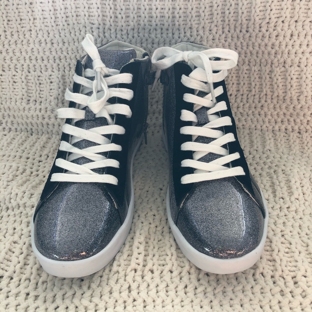 Hoo girls arias high top sneakers 7 New